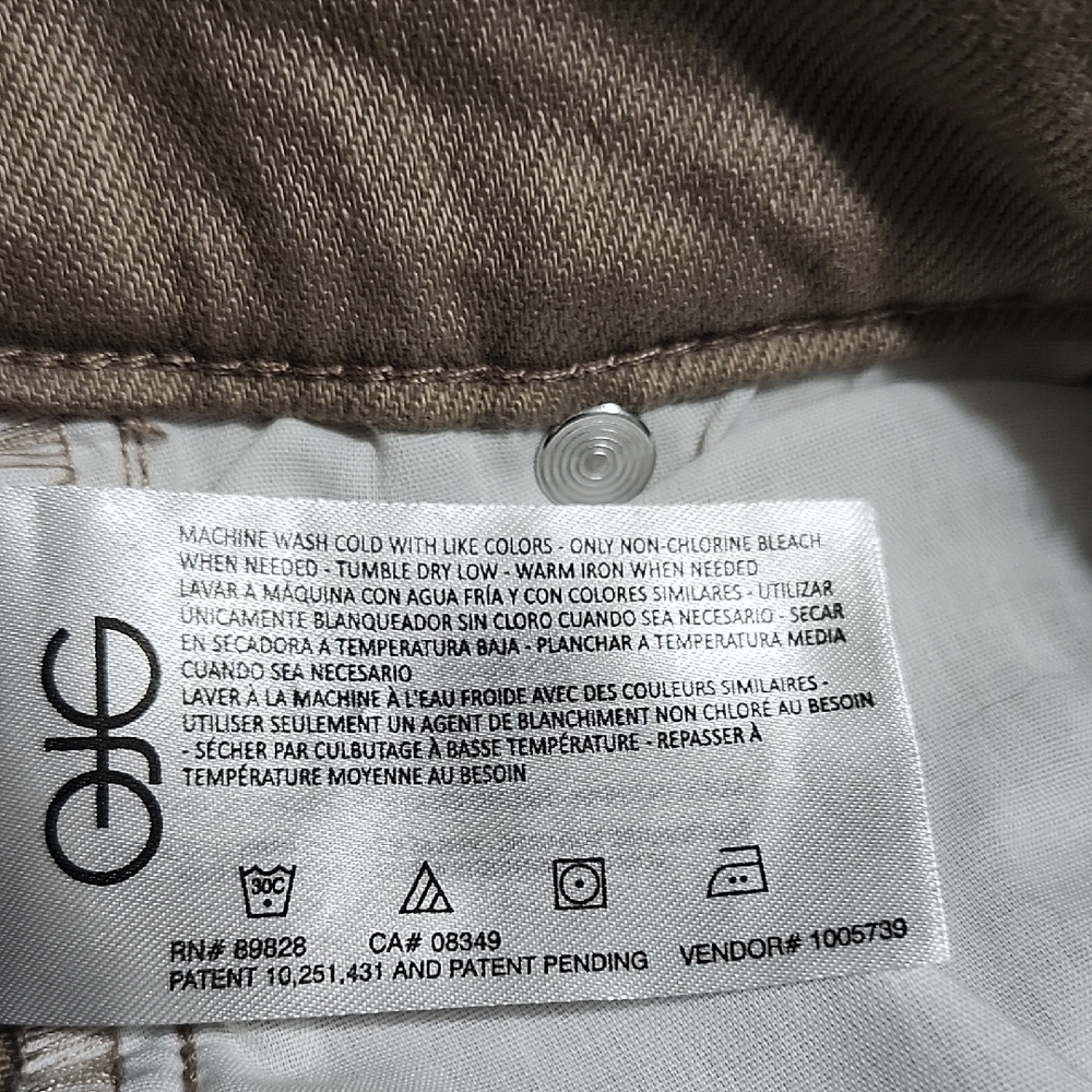 Gloria Vanderbilt Wide-Leg Cargo Pants in Khaki - Picture 7 of 8